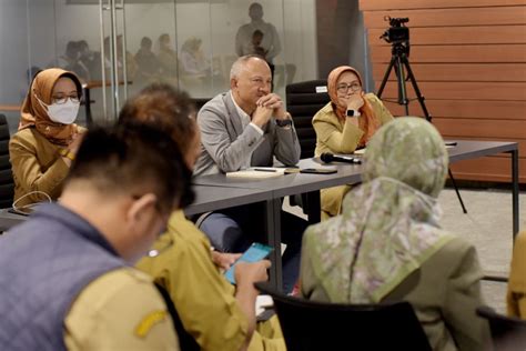 Galeri foto VIDEO SEX BARAT kunjungi galeri foto headliners tiket lewat di portal pengaturan profil