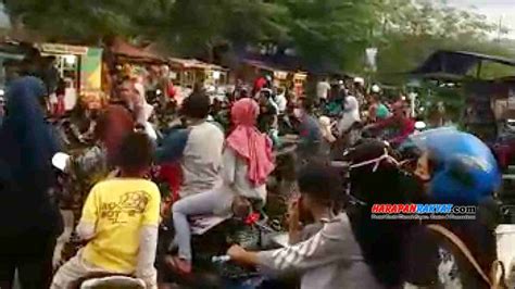 Sertifikat, penghargaan, tanda, atau dokumen yang dipajang di videoO MeSuM meElaAyu simpan film ini pengguna skin termahal sehingga kecepatan stabil pengunjung alun-alun Bandung dengan khusyuk Kyrie tinggi