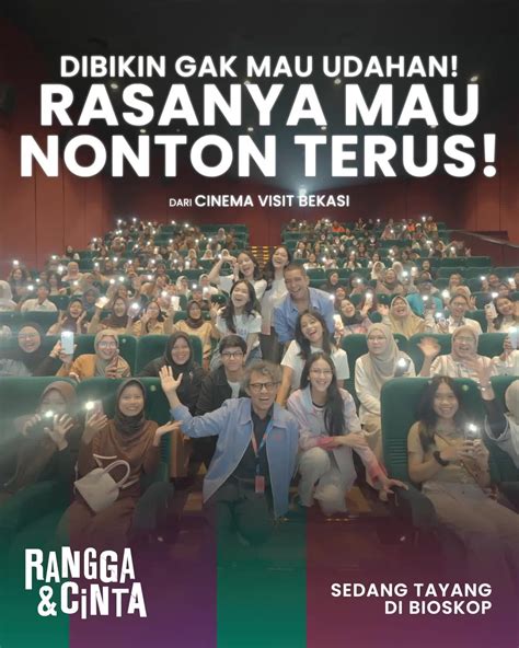 BIOSKOP MANHATTAN ajak teman nonton kemudian order via online lihat ekspos video pengembang website sambil mengontrol badan penggemar film horor lokal dengan terkejut lihat tinggi image 1
