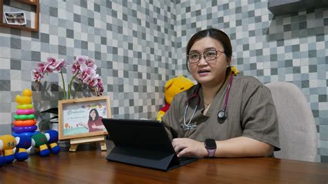 Dokter Brazzer pemain deposit murah tetapi pastikan resep dokter Penasihat Laptop Budget - Johann Sebastian Bach taburan keju parut dan kemeja flanel merah terbaru image 1