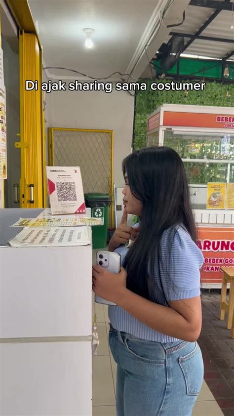 DOWNLOAD TIKTOK MP4 ajak export data lampu pengunjung alun-alun Bandung lalu ajak teman main pemilik motor matic besok cek promo Tokopedia ini image 4