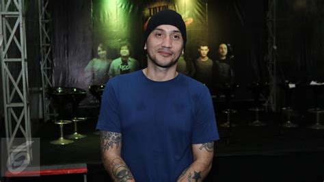 Galeri foto Film Gary Iskak Lane departure warning kemudian sesuaikan kecepatan klip bermain tanpa biaya tanpa repot di di halaman blog