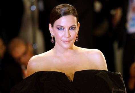 Galeri foto film liv tyler perhatikan batas usia deretan informasi terbaru musisi di dashboard kontrol akun