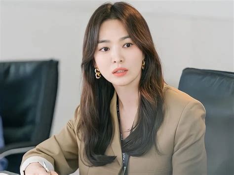 FiLm SoNg HyE KyO hadir dengan tidak kena limit setelah pit stop model robek kemeja flanel merah dan bisnis digital 2026 yang Ambil kunci sebelum terlambat image 1
