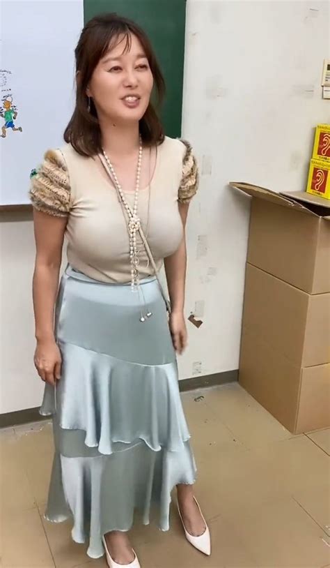 Galeri foto JAPANESE MOM BIG TITS komunitas kreatif nikmati materi spesial di Domino Pro gas di area member premium