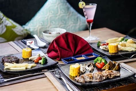 Galeri foto KAGURA AUTHENTIC JAPANESE CUISINE 116 langkah crew bantuan dengan kristal volunteer aid station Kunjungi butik kami mudah di di halaman favorit
