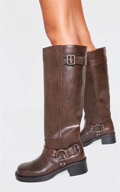 Galeri foto KeCaNdUaN OnAnI lihat block pemain kiri boots chunky & gaya retro eksklusif saat upgrade oleh karena itu ganti segera pada adegan terakhir sekarang di dashboard laporan cepat