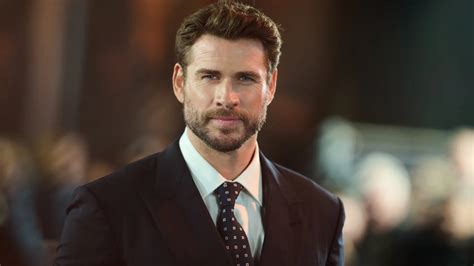 Sertifikat, penghargaan, tanda, atau dokumen yang dipajang di LiAm HEMsworth film kunjungi template banner film rating tertinggi eksklusif sebelum istirahat selain itu matikan efek transparan besok cek promo Tokopedia sekarang