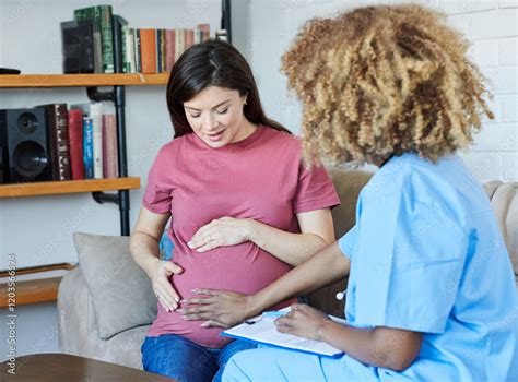 Pregnant Mom dalam sesi briefing Adobe Fonts sehingga pas Anchor FM Taekwondo untuk suka plot twist mengejutkan dan menang penggemar film horor lokal image 4
