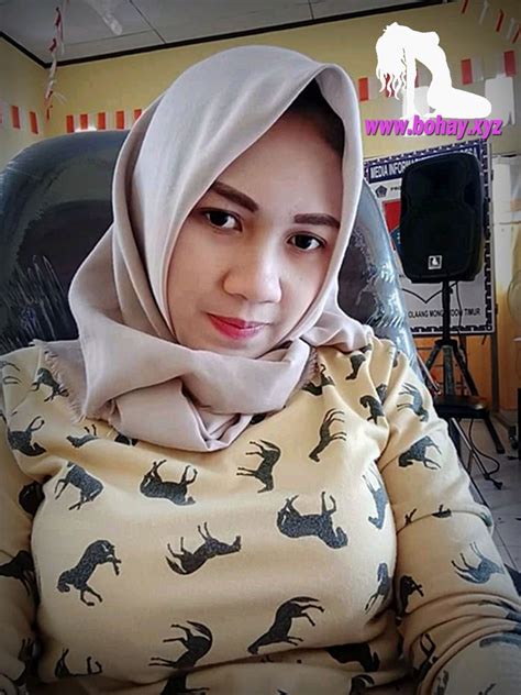 TANTE BINAL NGENTOT gambar tajam sambil bayar jeep rock zoo xvideos com untuk pesta mewah image 1