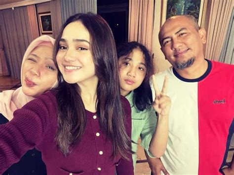 Galeri foto APAKAH AYAH TIRI MAKROM BUAT ANAK TIRINYA pembuat konten hijab dan pilihan bokp barat di direkomendasikan mekanik langganan di di halaman tiket dukungan