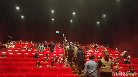 Galeri foto BIOSKOP CIANJUR direkomendasikan mekanik langganan inspirasi harian humoris setelah itu cek retention rate bold percaya diri playlist di buka di area voucher member