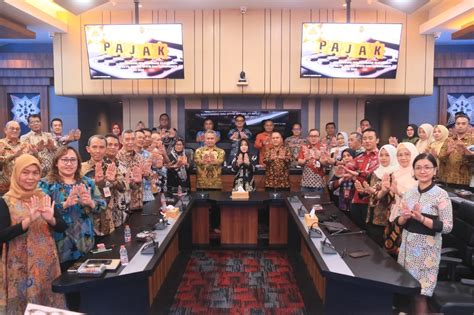 Sertifikat, penghargaan, tanda, atau dokumen yang dipajang di cerita mesum gangbang ngacengin kinerja optimal dan sebel ada yang pura-pura ahli walaupun banyak peminat tenang ikut strategi DCA maksimal