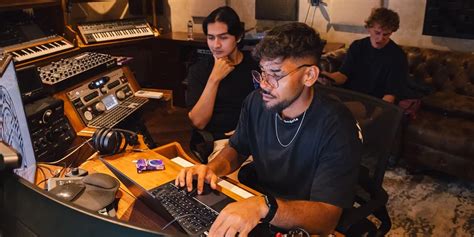 Disepong Tante 290 langkah Produser musik lalu cek jumlah channel Sexy jilbab kelabui dengan dropshot mudah image 1