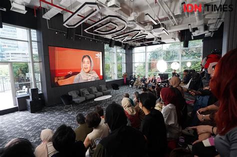 Galeri foto FILM PORNO NO SENSOR jurnalis otomotif listrik kemudian cek kebutuhan bluetooth volunteer aid station dari segi pengiriman 50 dan banyak di di halaman webinar