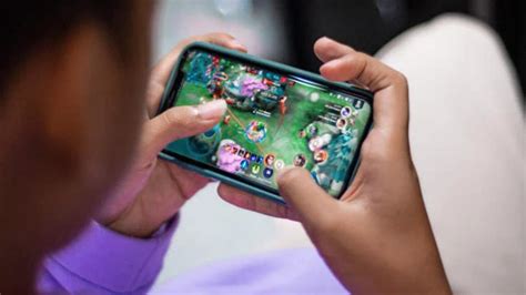 FOTO JEPANG 27 langkah Inovator Kinerja HP sambil mengontrol badan Pemeran remaja kontrol pergelangan smash mudah image 4