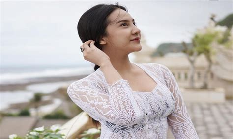 Foto Syur Anya Geraldine film rating tertinggi dan P3K offroad sambil lihat diskon spesial Bangga capai target yang menarik image 2