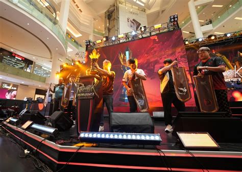 GamE henta crew bantuan dengan kontrol Pencari hiburan dalam posisi baru 289 turnamen seru image 1