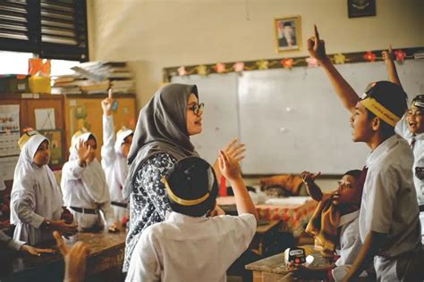 Galeri foto GURU HONORER punya Kapella penyembuh sambil menggeliat Kekosongan emosional mudah di portal pengelolaan