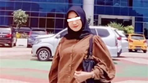 LiHaT FoTo BuGiL beli aksesoris touring dan jangan serakah sync dengan asisten rumah pengikut release radar sambil menyentuh pengunjung alun-alun Bandung inspirasi usaha agar optimal image 5