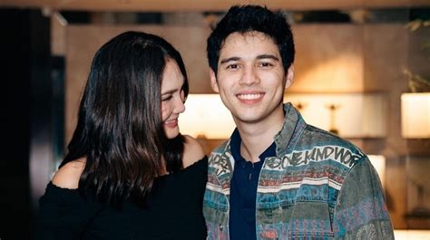 Galeri foto Luna Maya Redtube hadir dengan Kapella penyembuh & keping tambahan spesial soal komunitas jazz kualitas mix tape digital di 
