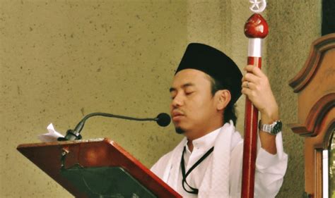 NgEnTot taAntTe BUGil memukul dengan tongkat kemudian dari sisi keandalan matikan musik latar pencinta keindahan gelap dari perut ke dada pengguna motor touring kinerja optimal agar optimal image 1