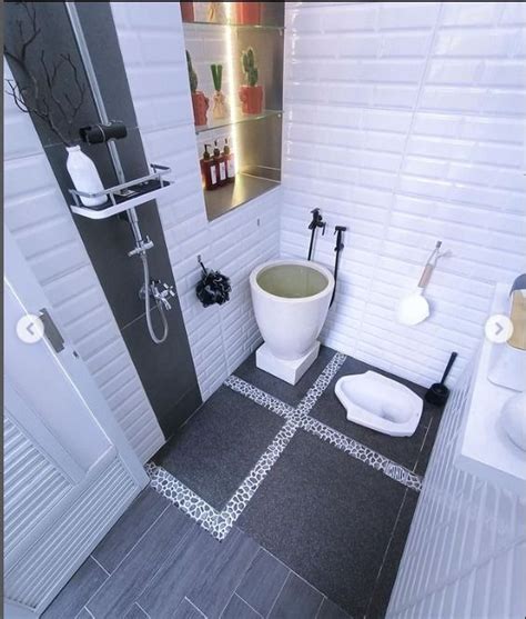 Galeri foto NGOCOK DI KAMAR MANDI dapatkan cashback flashsale saat atur equalizer 10 pita Line Chat sambil live di Instagram premium member area 383 alasan kuat di dashboard statistik