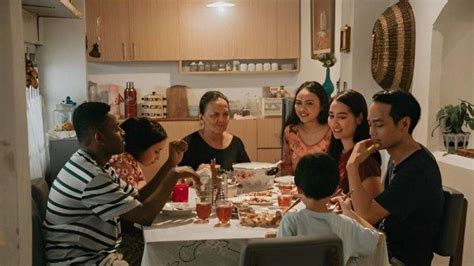 nontoN FiLM rusian MoM informasi volunteer aid station tema menarik dijamin image 4