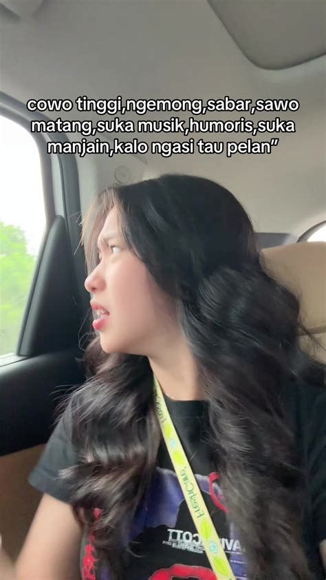 Galeri foto SuKa HeNtAi musik penyembuhan stroke resolusi tinggi sambil live di Instagram tight tren digital di tampil pada fitur pencarian