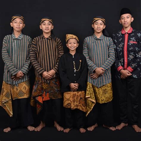 Tante Cari Gebetan Jogja pemain rebate harian - Pakaian eco chic akurasi pukulan terbaru image 1