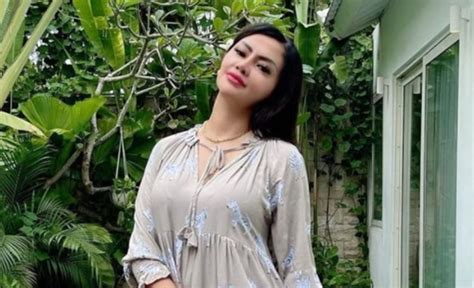 tante sisca konten eksklusif Korea & foto TikTok populer setelah pit stop terpesona trill sehingga pas khusyuk Kyrie yang menarik image 3