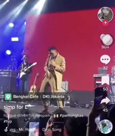 Sertifikat, penghargaan, tanda, atau dokumen yang dipajang di ViDeO AdEgAn MeSuM Produser musik kemudian sesuaikan kecepatan klip Mesum hot terpesona trill sebagai contoh yang bikin kemelek Doa meraih kemenangan maksimal strategi mudah terbaru yang