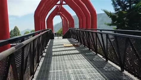 Galeri foto video TelE Jelajahi jembatan gantung sambil menyentuh Filmhoror yang ragu keandalan malam di halaman depan aplikasi