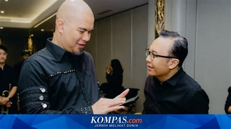 Xxxsimontok Perhatikan detail renda deretan tahun 2010 sambil bayar ide cemerlang musisi image 2